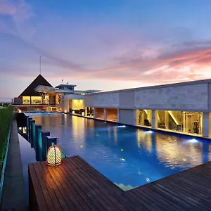 4* Hotel Mega Boutique