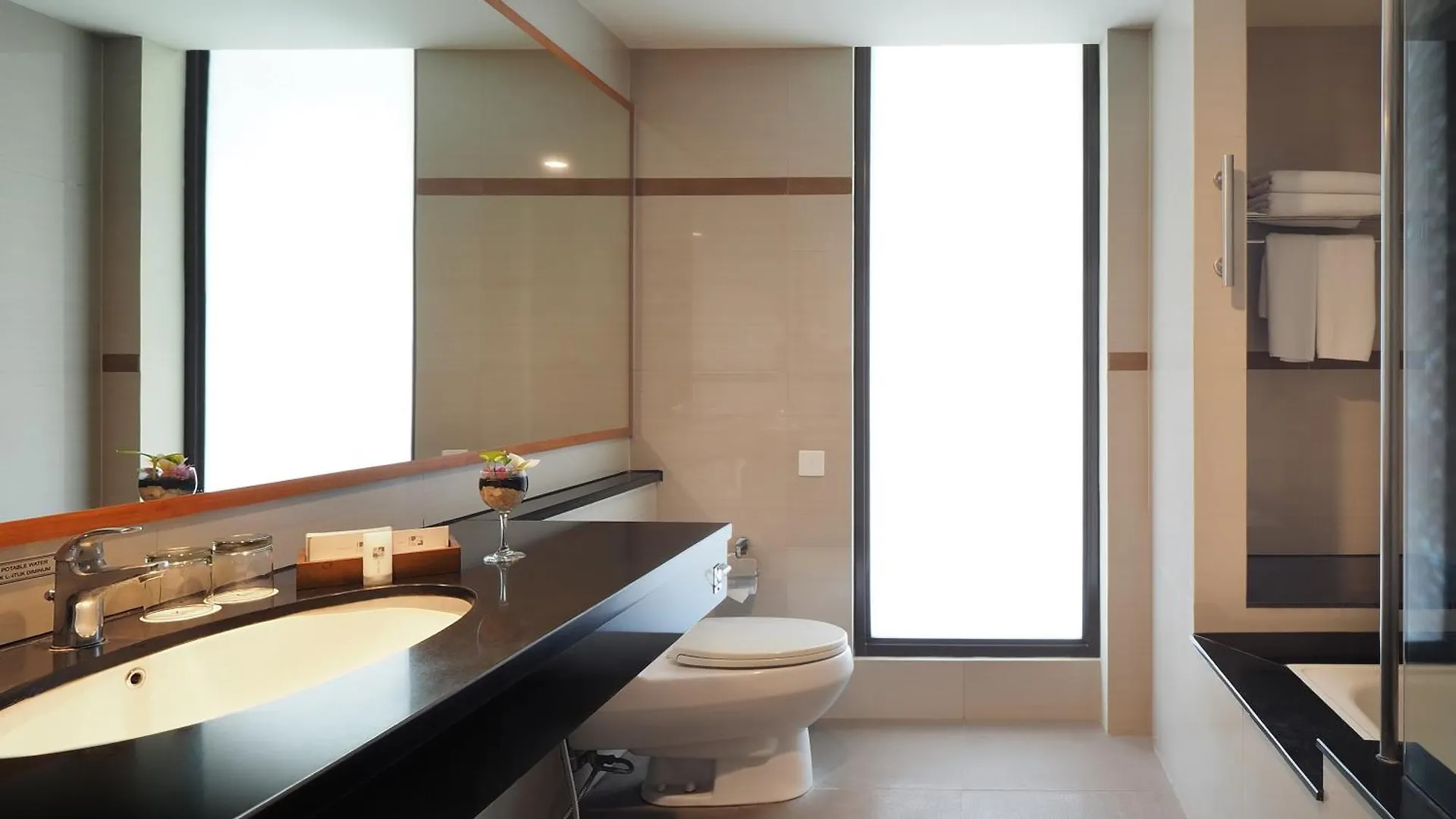 **** Resort Swiss-Belhotel Rainforest Kuta Lombok Indonesia